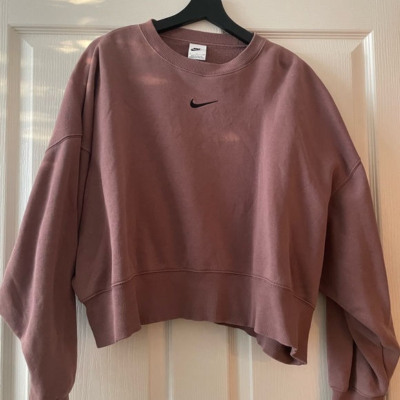 Nike Tops - Nike Women's Dusty Rose Cropped Sweatshirt